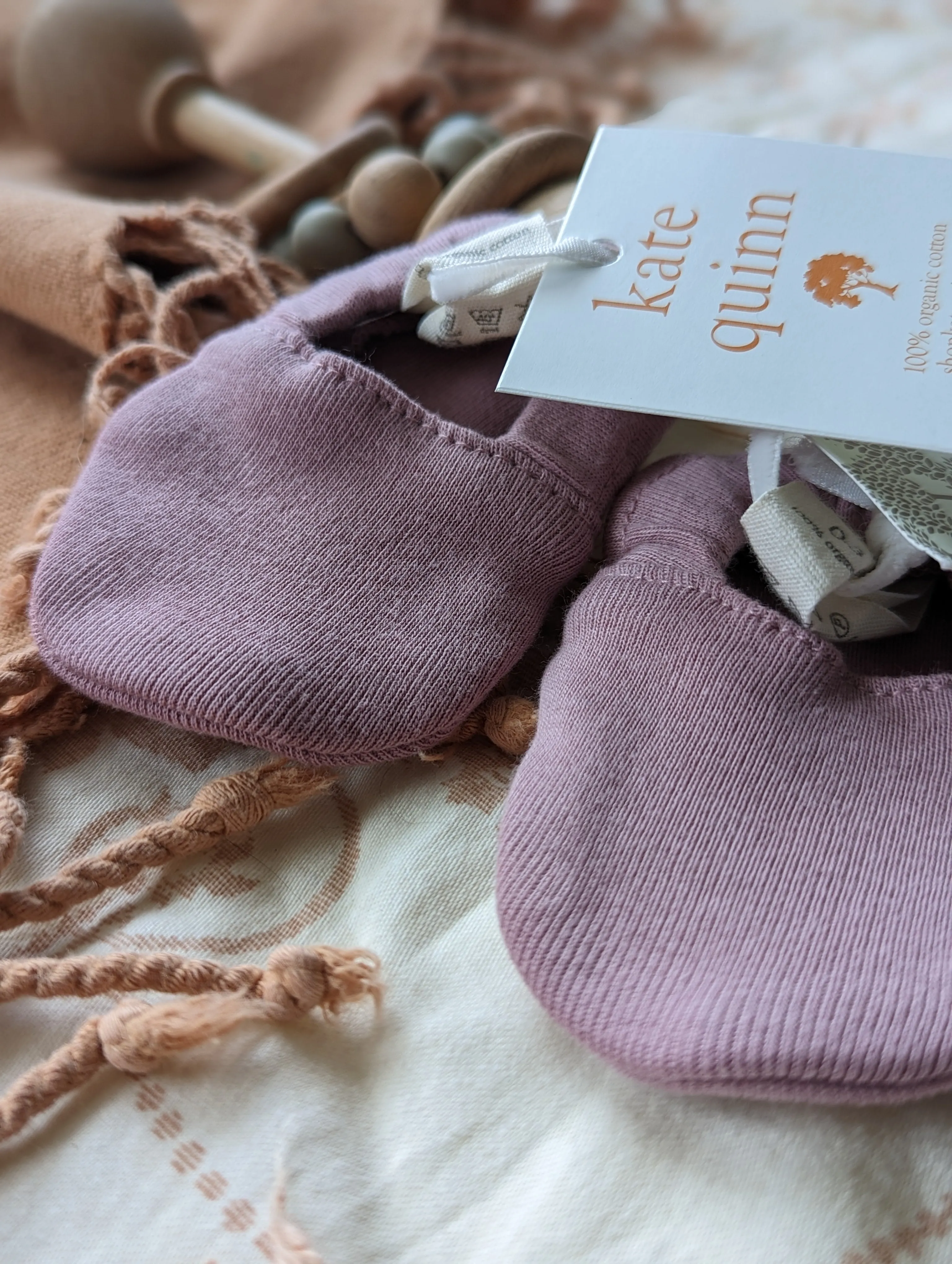 Kate Quinn Organic Cotton Booties in Lavender (0-3m)