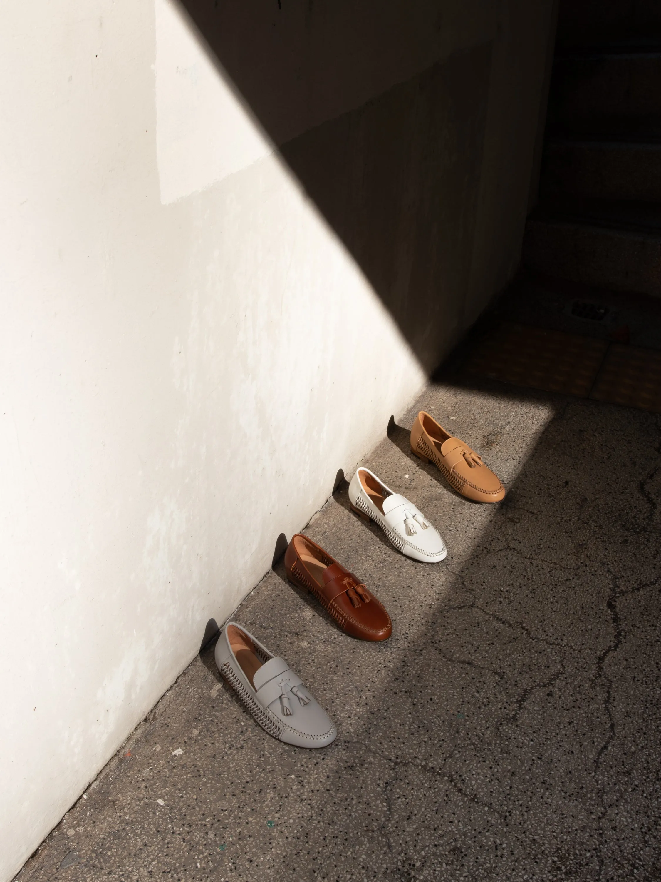 Round-Toe Lace-up Loafers