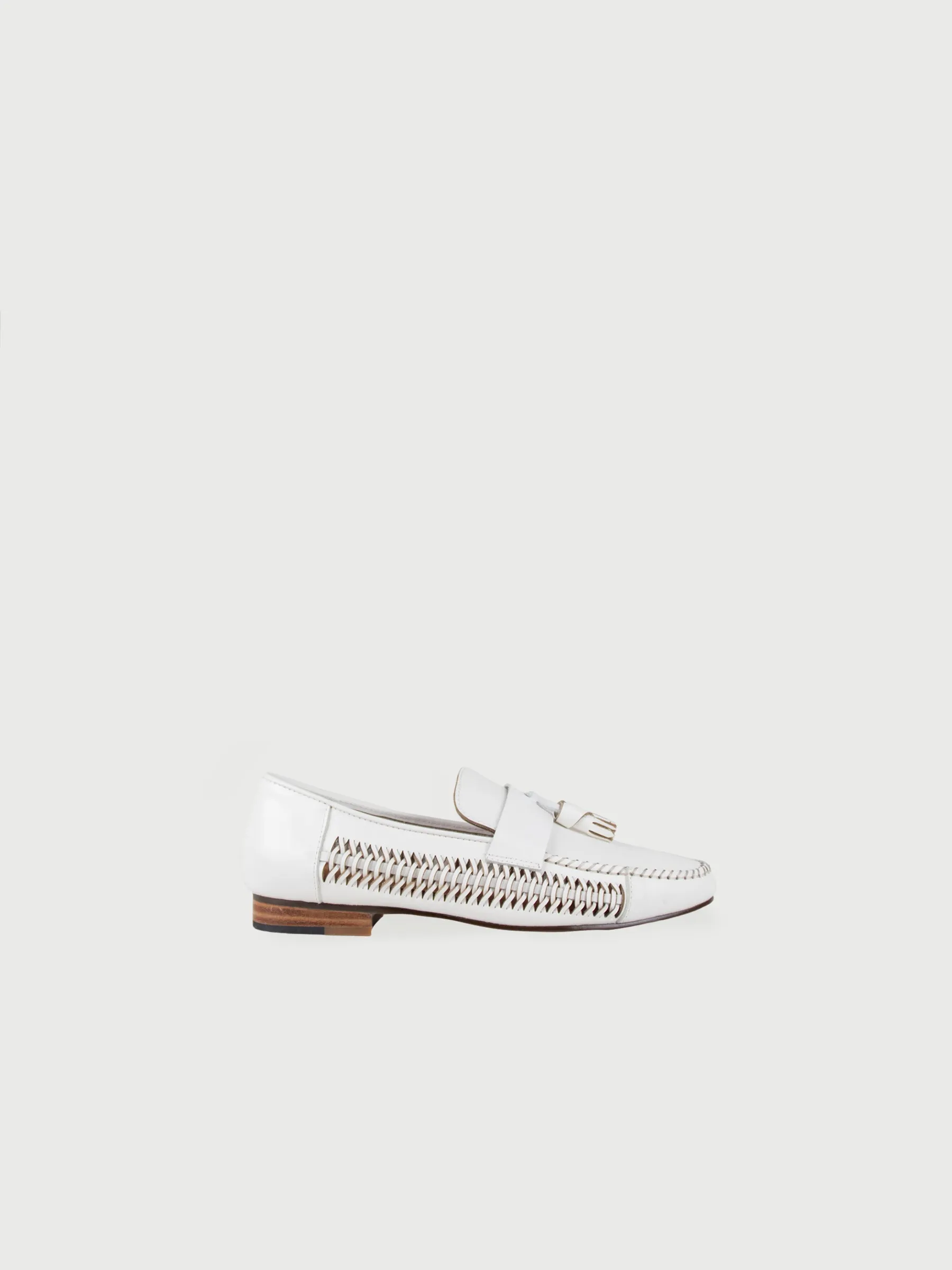 Round-Toe Lace-up Loafers